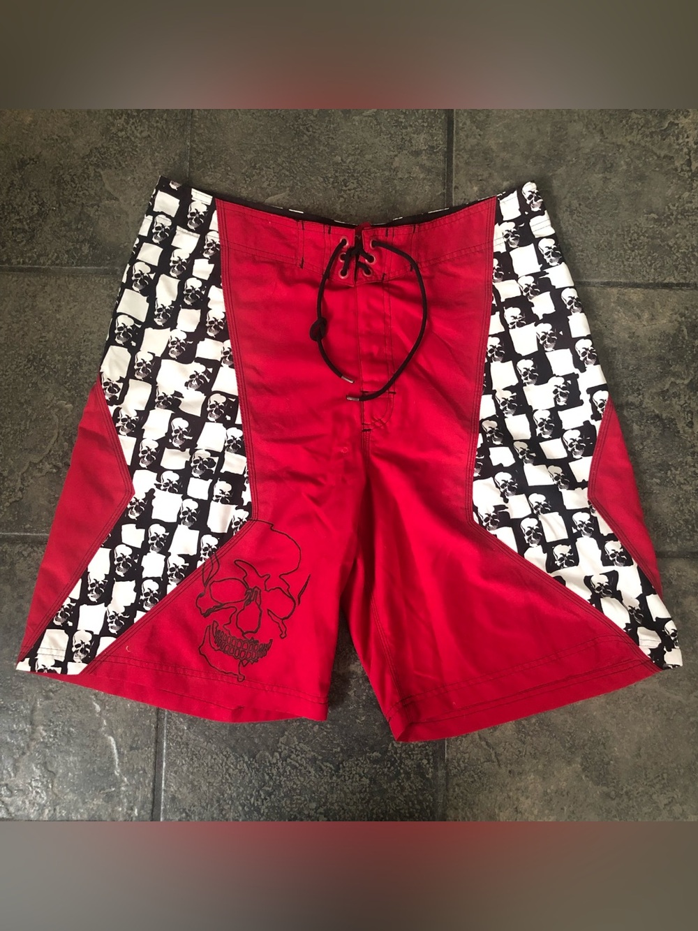 Vintage Y2K No Boundaries Mens Swim Trunks Shorts Size 36 Skulls